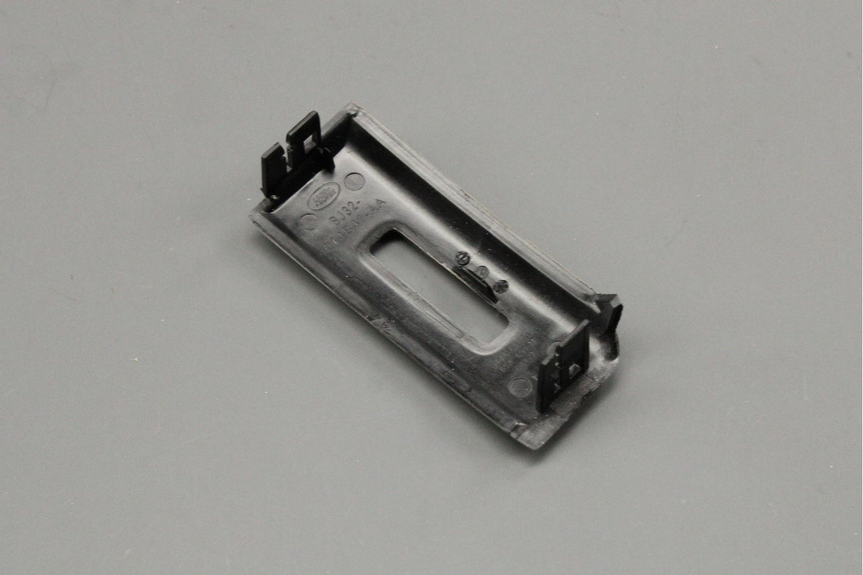 Range Rover Evoque 2012-18 air vent bezel trim (centre right) LR093916