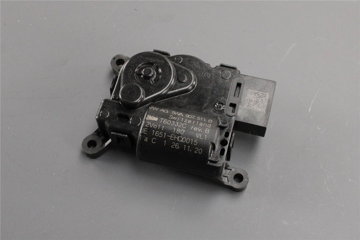 VW Audi Skoda SEAT heater vent flap servo motor 5WA907511B, view 1