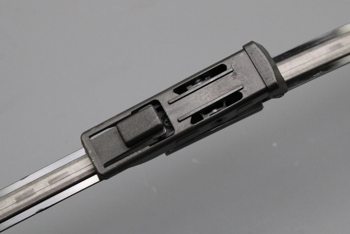 Skoda Superb Estate/Combi 2015-2024 wiper blade (rear) 3V9955425A