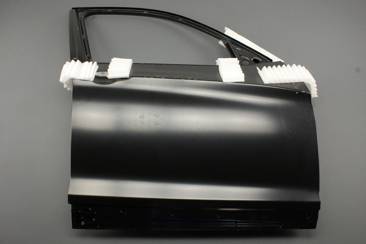 BMW 2 series Gran Tourer F46 15-18 door panel (front right) 41517392312