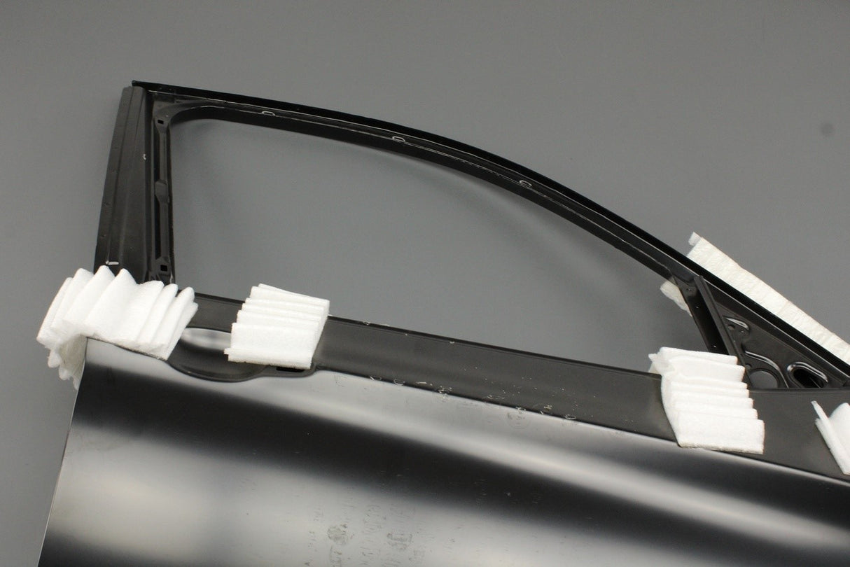 BMW 2 series Gran Tourer F46 15-18 door panel (front right) 41517392312