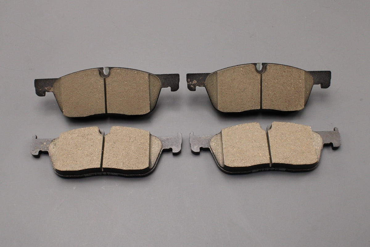 Land Rover Discovery Sport Range Rover brake pads (front) LR160486, view 1