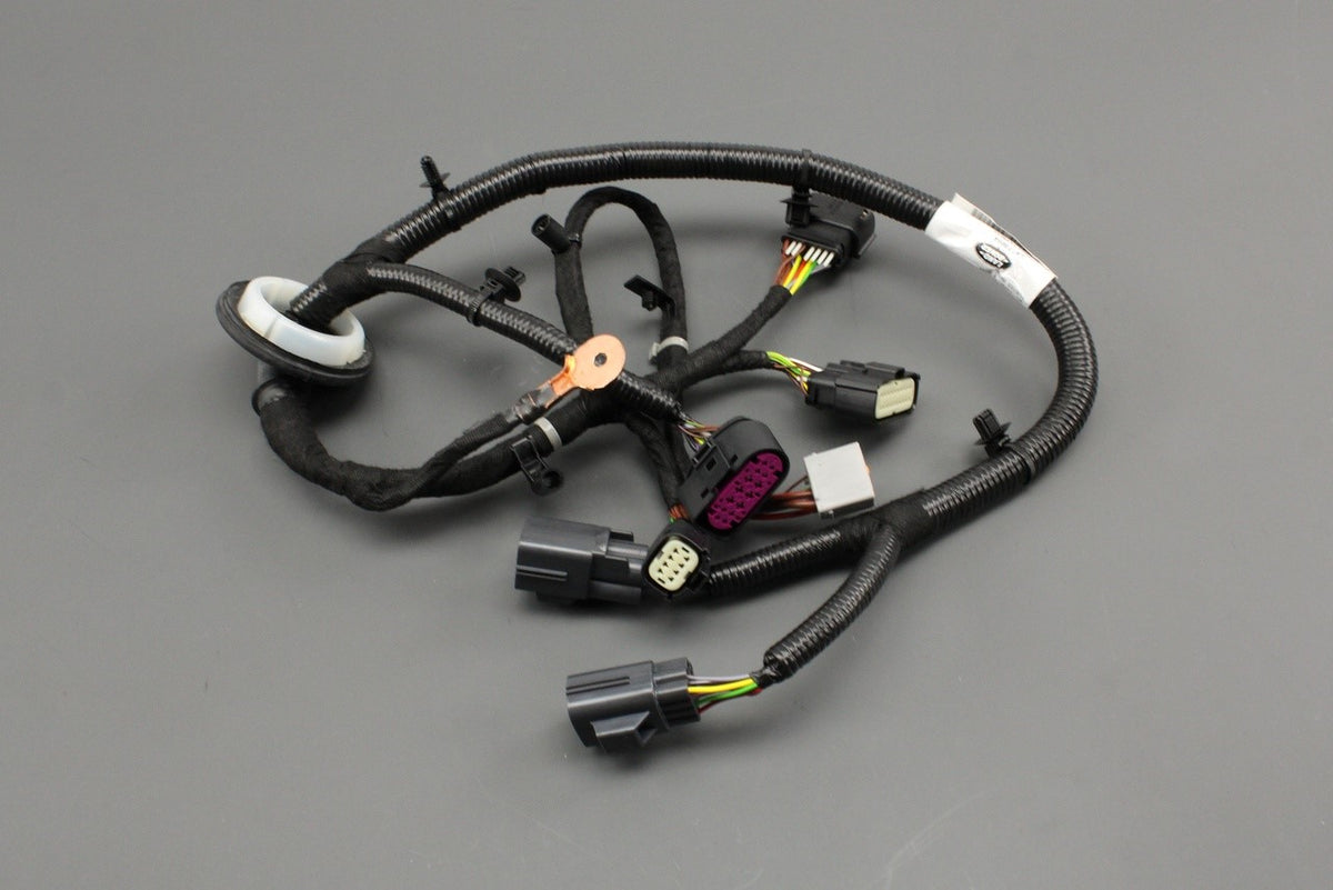 Range Rover Sport 2023-on deployable tow bar wiring harness LR173054, view 1