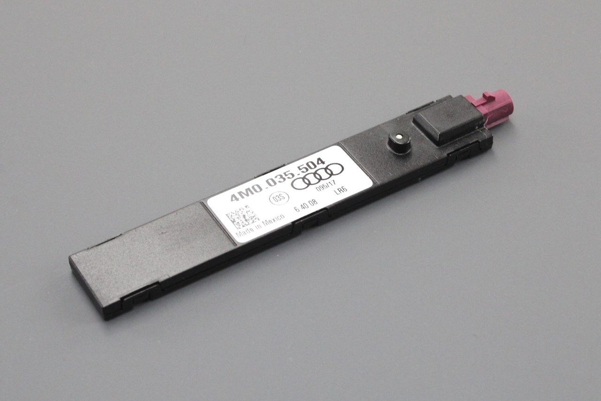 Audi R8 RS3 RS6 Q3 Q5 Skoda Fabia aerial amplifier (front) 4M0035504, view 1