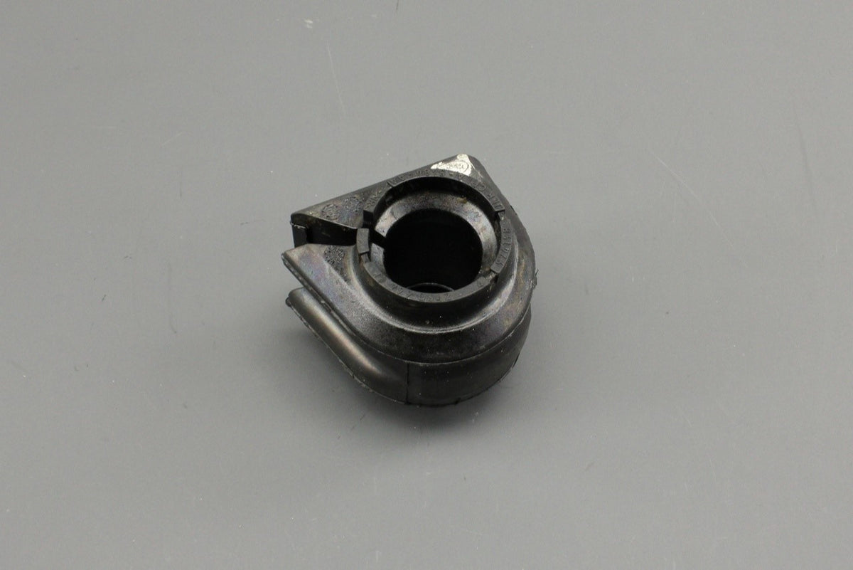 Land Rover Discovery 5 Range Rover anti-roll bar bush (x1) LR038557, view 1