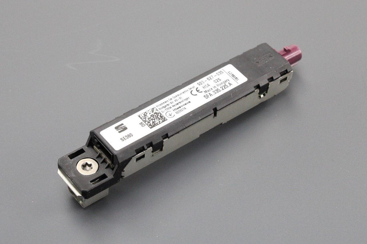 SEAT Leon 2020-on AM/FM+DAB2 aerial amplifier 5FA035225C