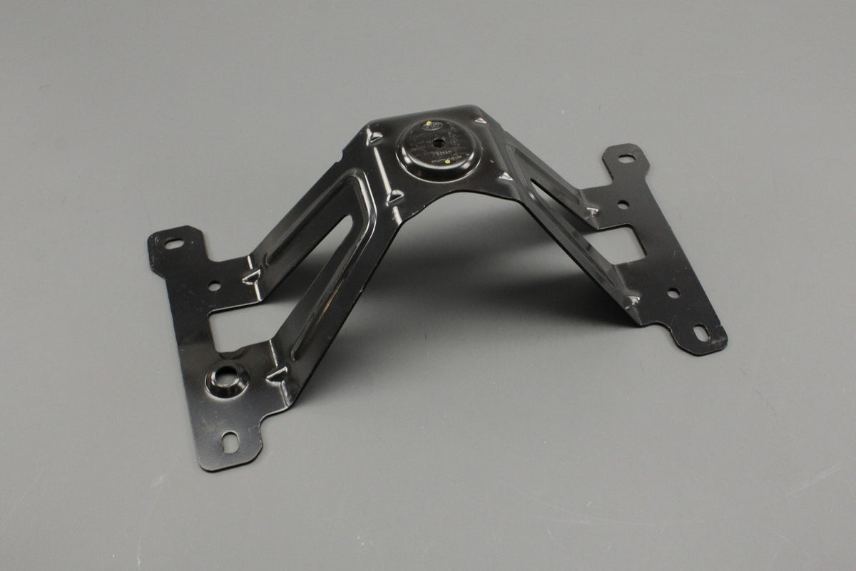 Range Rover Sport 2023-on spare wheel carrier bracket LR167498, view 1