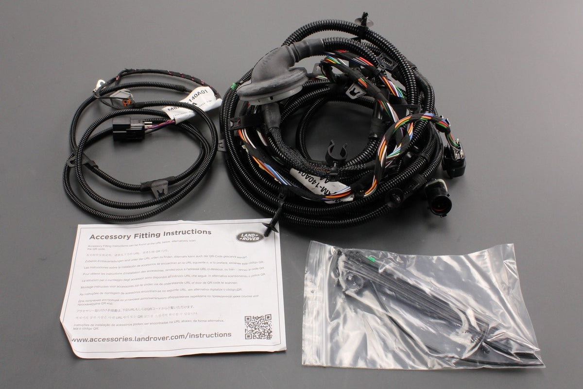Range Rover Velar 2017-on deployable side step wiring harness VPLYP0450, view 1