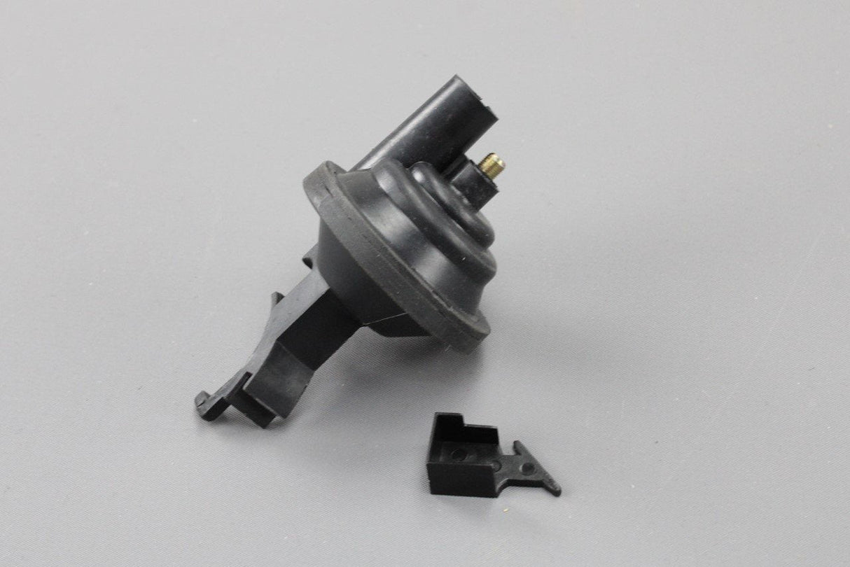 VW LT 1983-1989 carburettor housing pulldown socket 073129220
