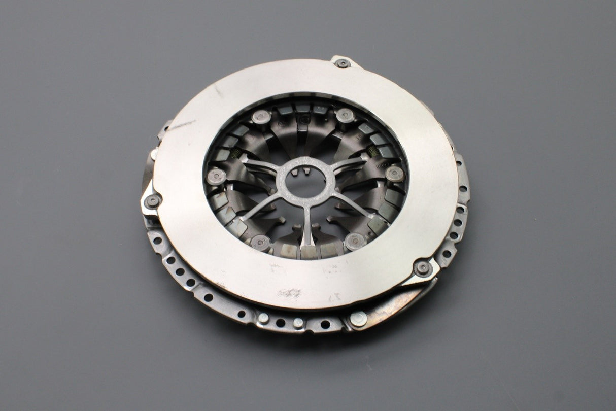 VW Golf Audi A3 Q2 SEAT Skoda 1.4 TSI clutch & pressure plate 04E141015K