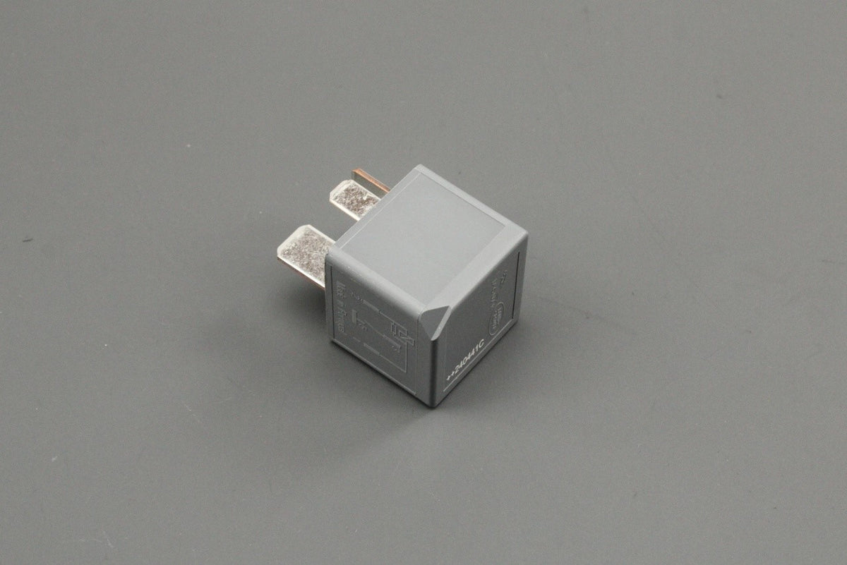 Land Rover Discovery 5 Defender Evoque Velar 2013-on relay LR126493, view 1