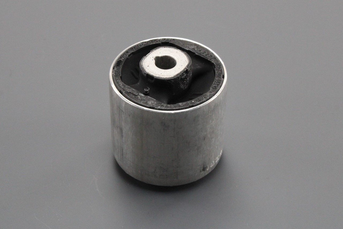 Audi A4 A5 A6 Q5 RS4 RS5 front inner lower suspension bush 8K0407183G, view 1
