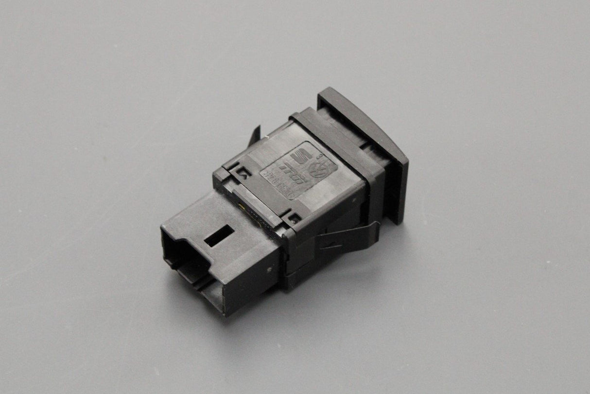 VW Polo 9N 9N3 2002-2008 hazard light switch 6Q0953235A 9B9