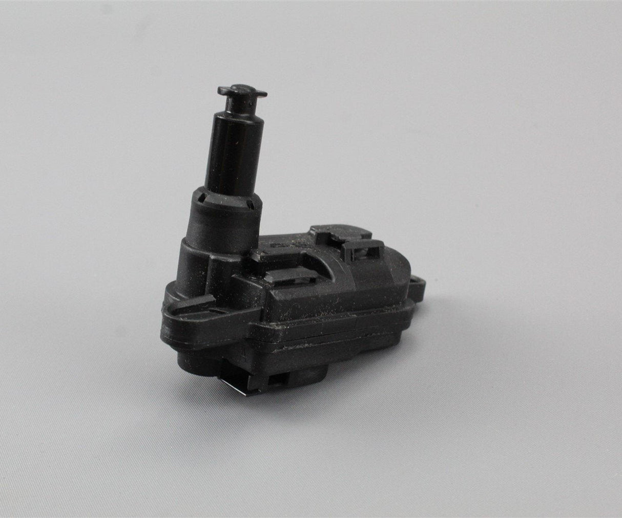 Audi A1 A3 A6 A8 SEAT Arona Ibiza Tarraco fuel flap actuator 8V0862159A