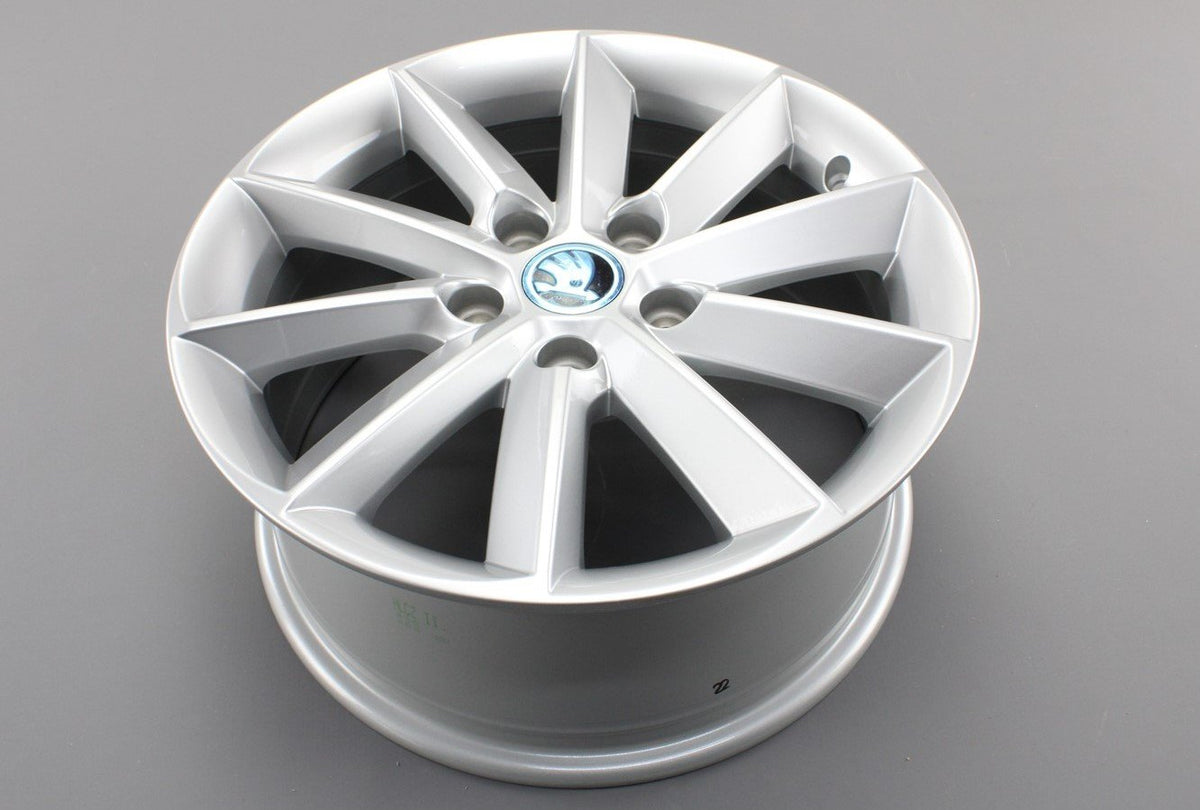 Skoda Superb 2014-2015 Helix Alloy wheel 16x7 (Silver) 3T0071496B 8Z8, view 1