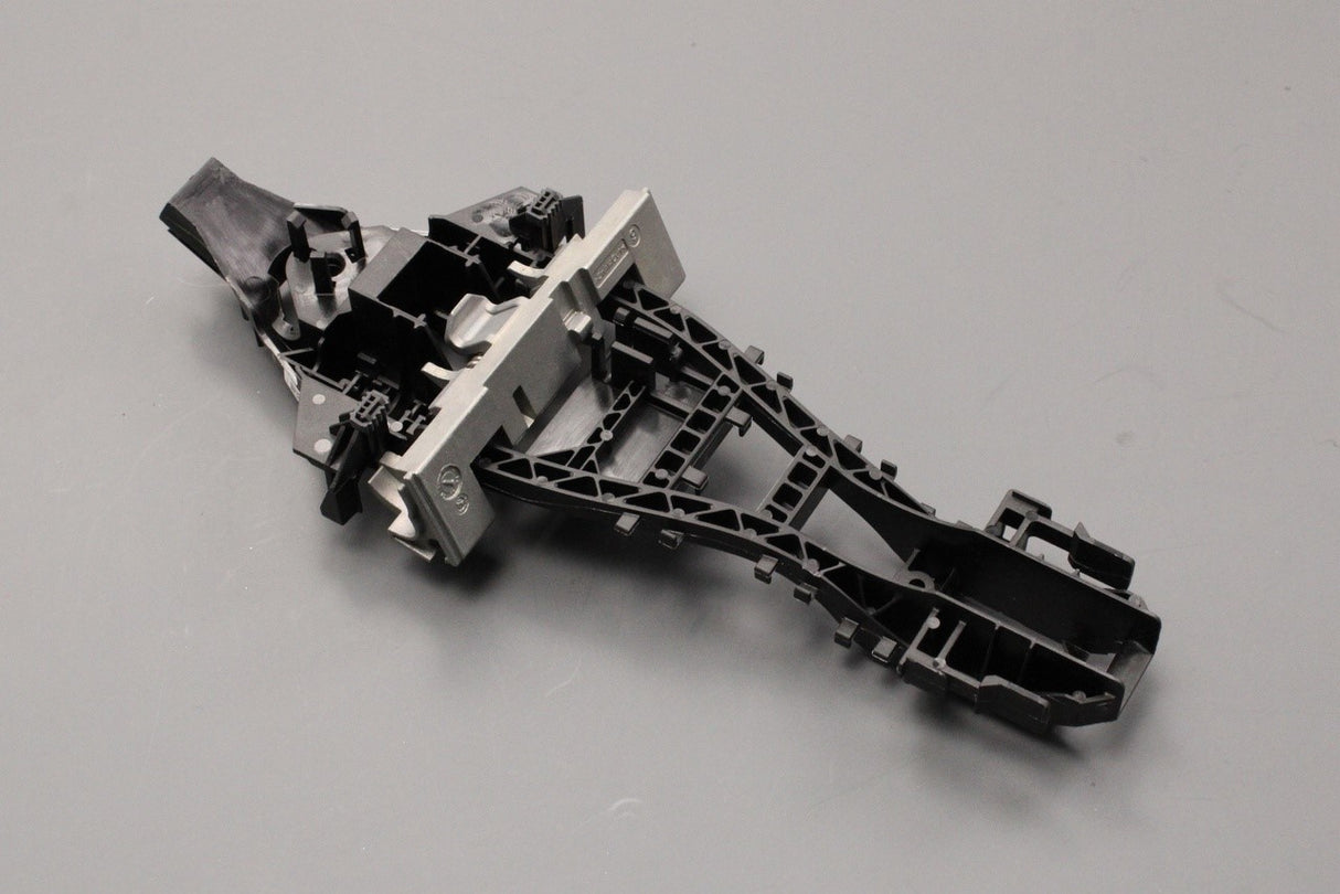 Land Rover Range Rover door handle mounting bracket LR108184