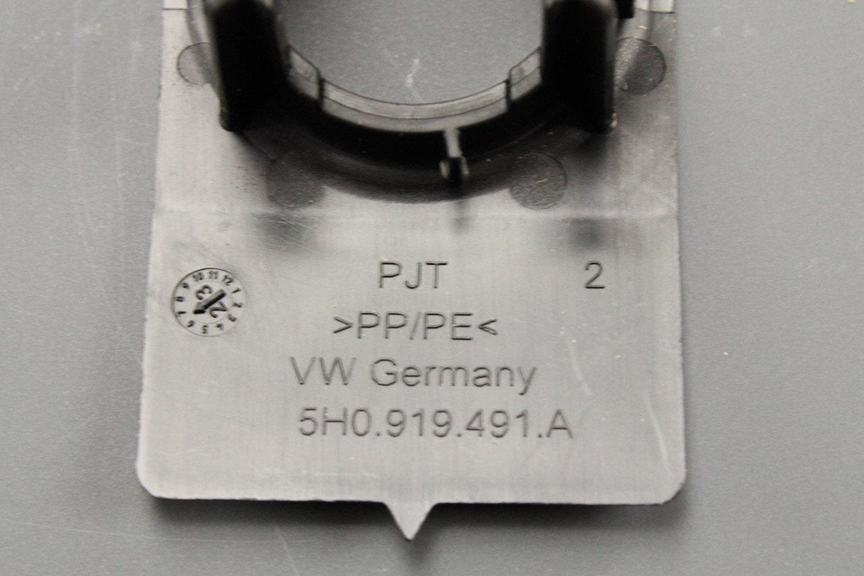 VW Golf MK8 2020-on parking sensor bracket (centre rear) 5H0919491A