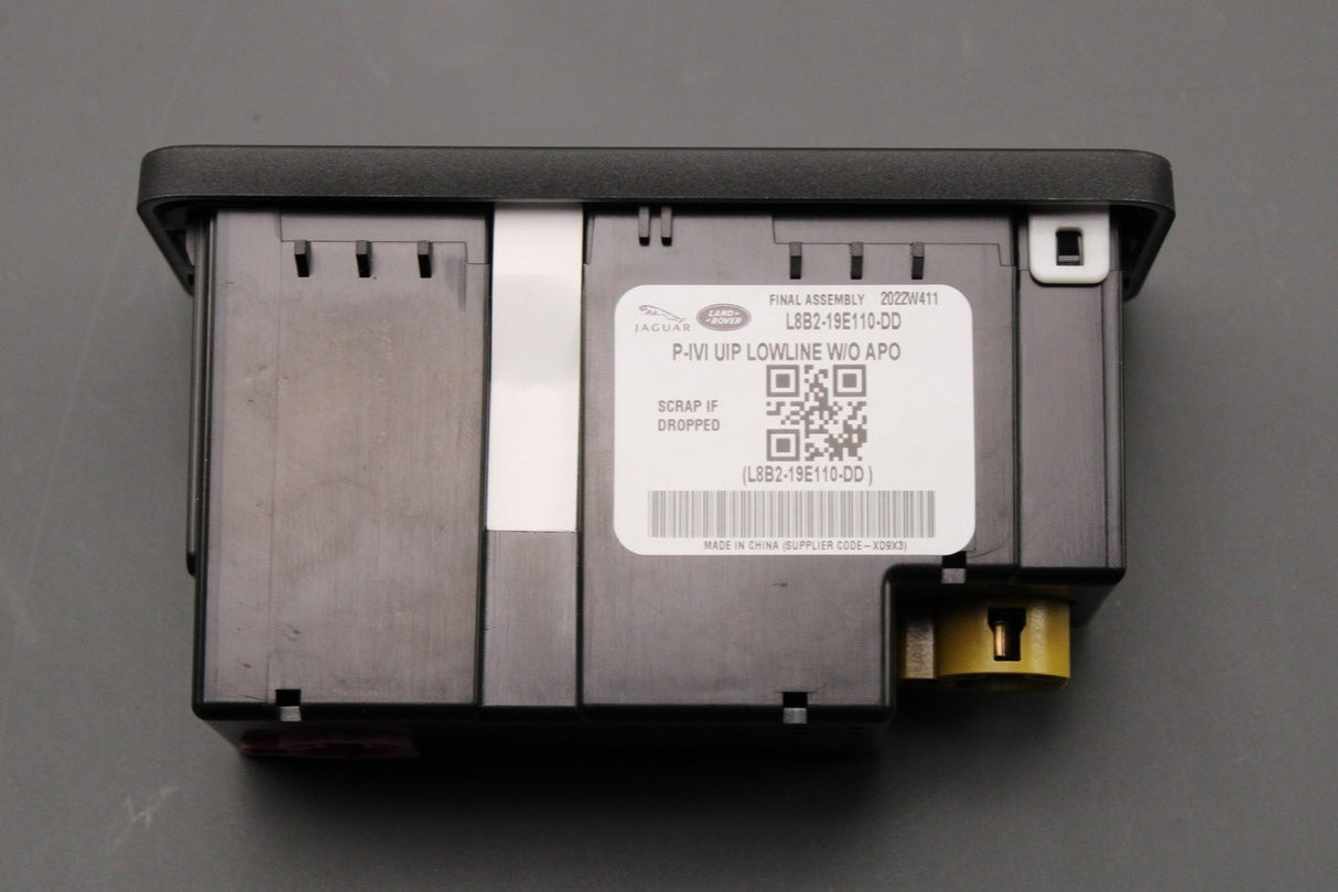 Land Rover Defender Range Rover Sport audio input socket LR161829