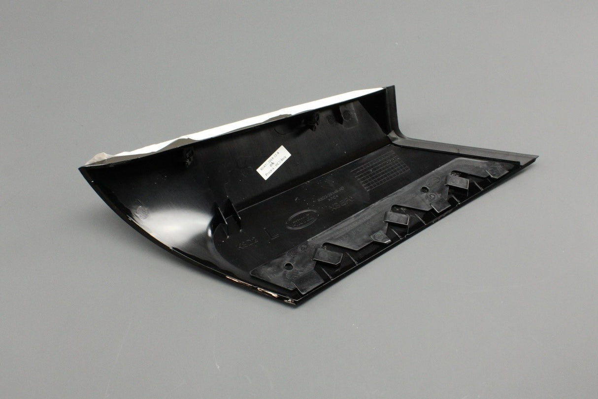 Range Rover Evoque 2019-on exterior d-pillar trim (left) R114445