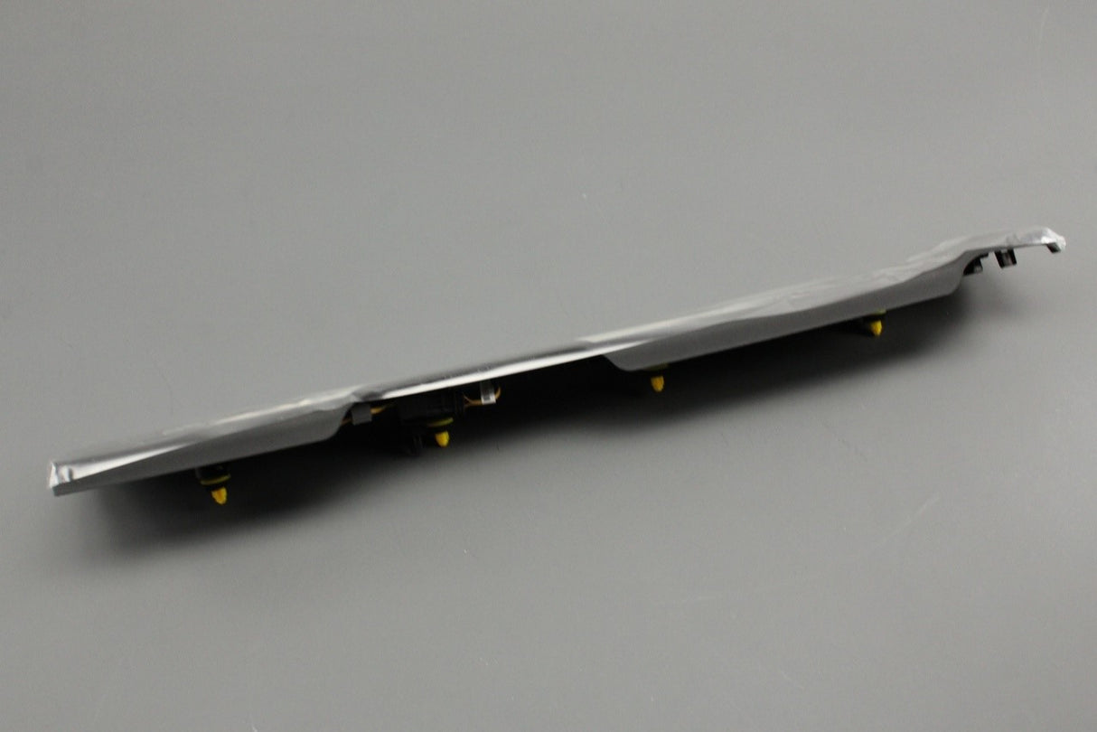 Range Rover Evoque 2012-18 illuminated door scuff plate (right) LR094860