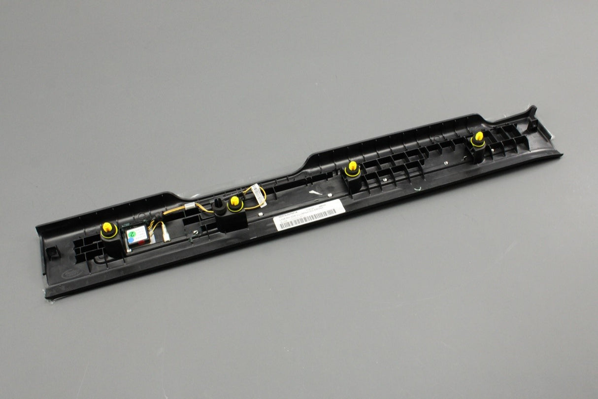 Range Rover Evoque 2012-18 illuminated door scuff plate (right) LR094860
