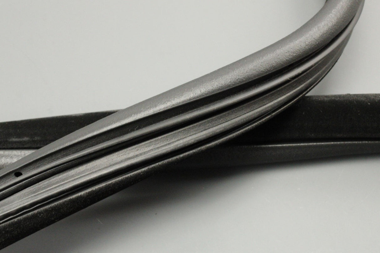 Range Rover Evoque L538 12-18 left/right front inner door seal LR048307