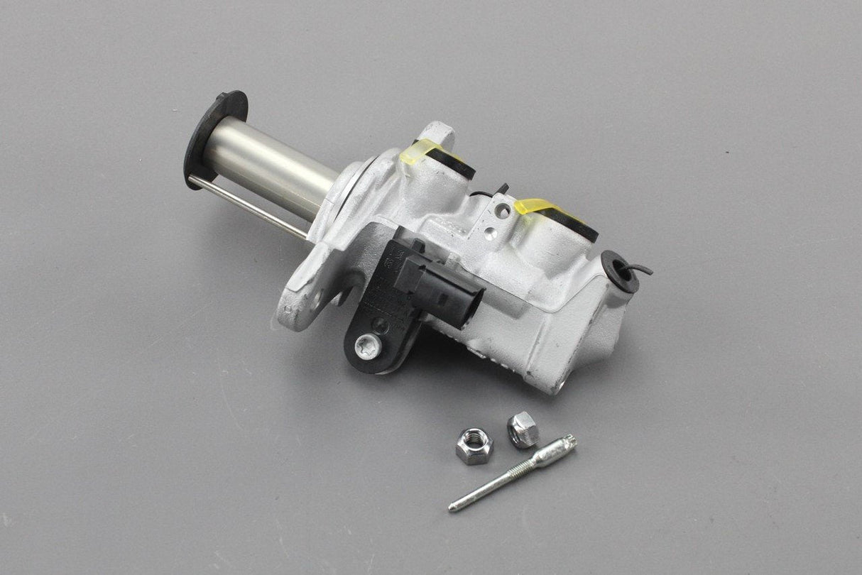 VW T-Roc Audi A3 Skoda SEAT tandem brake master cylinder 5Q2614019M REP