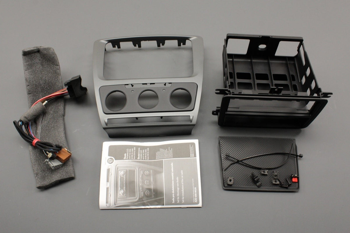 Skoda Octavia 1Z 2004-2013 single din radio fascia kit AZO600002A, view 1