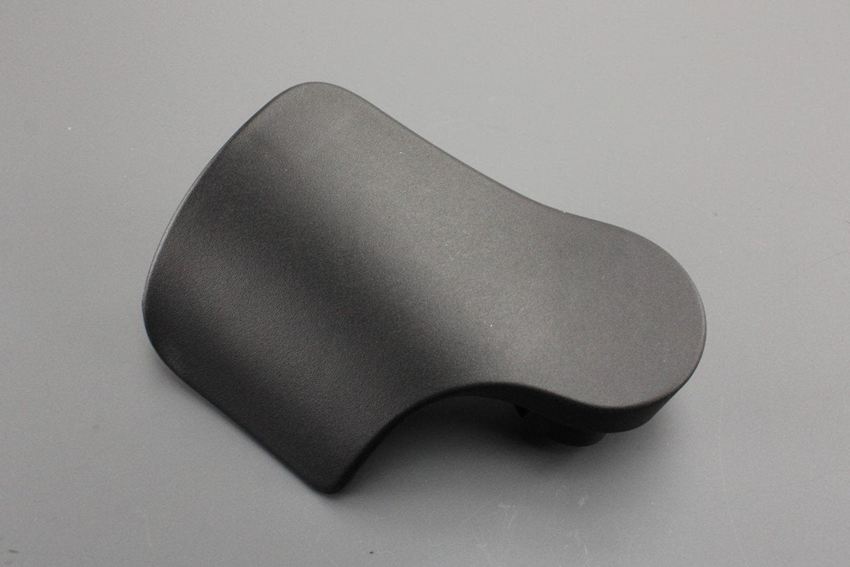 Audi TT TTS TTRS 2015-on RHD bonnet release handle 8S2823533D 4PK
