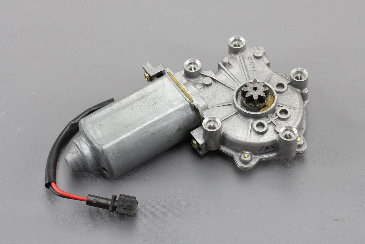 VW Passat B3 1988-93 window regulator motor (left, front) 357959801