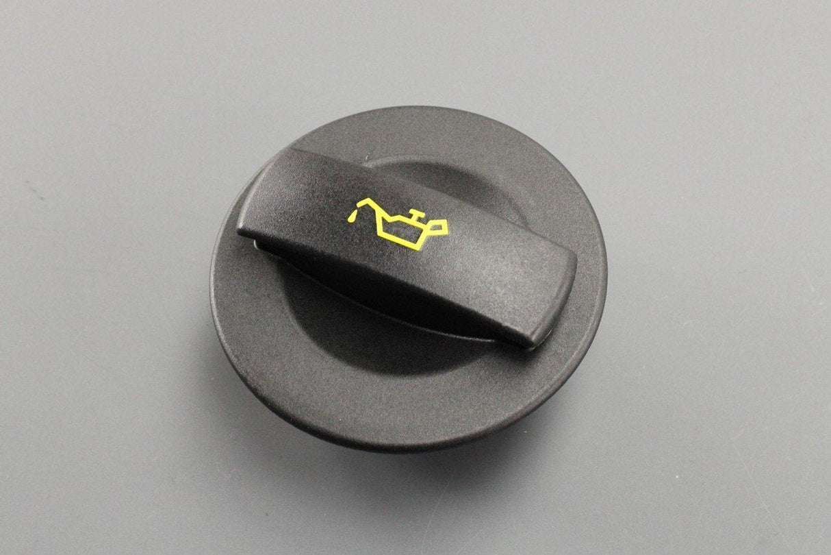 Audi A4 A5 A6 A8 RS4 RS5 RS6 engine oil filler cap (V6 V8) 06M103485D