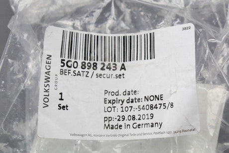 VW Golf MK7.5 / Estate Front door card fixing securing kit 5G0898243A