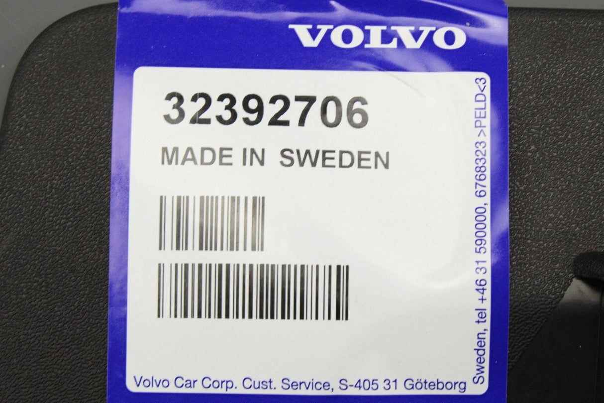 Volvo XC60 2018-on front mud flap (Left) 32392706