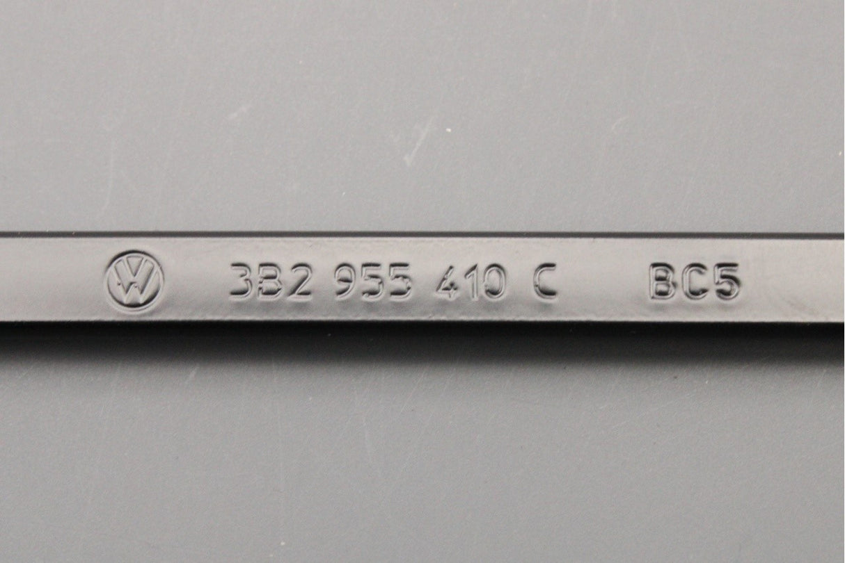 VW Passat B5.1 Skoda Superb 02-08 RHD front wiper arm (right) 3B2955410C