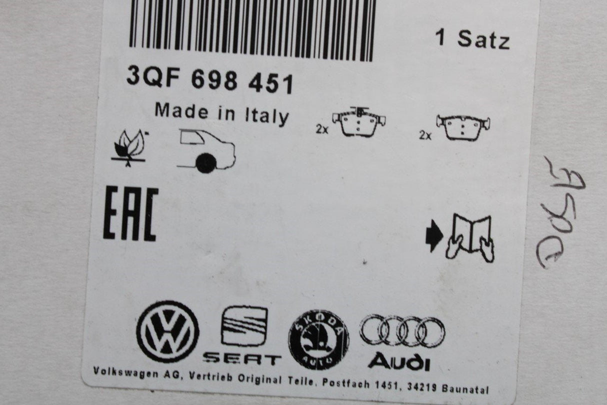 VW Golf Audi A3 Skoda Superb SEAT rear brake pads set (310mm) 3QF698451