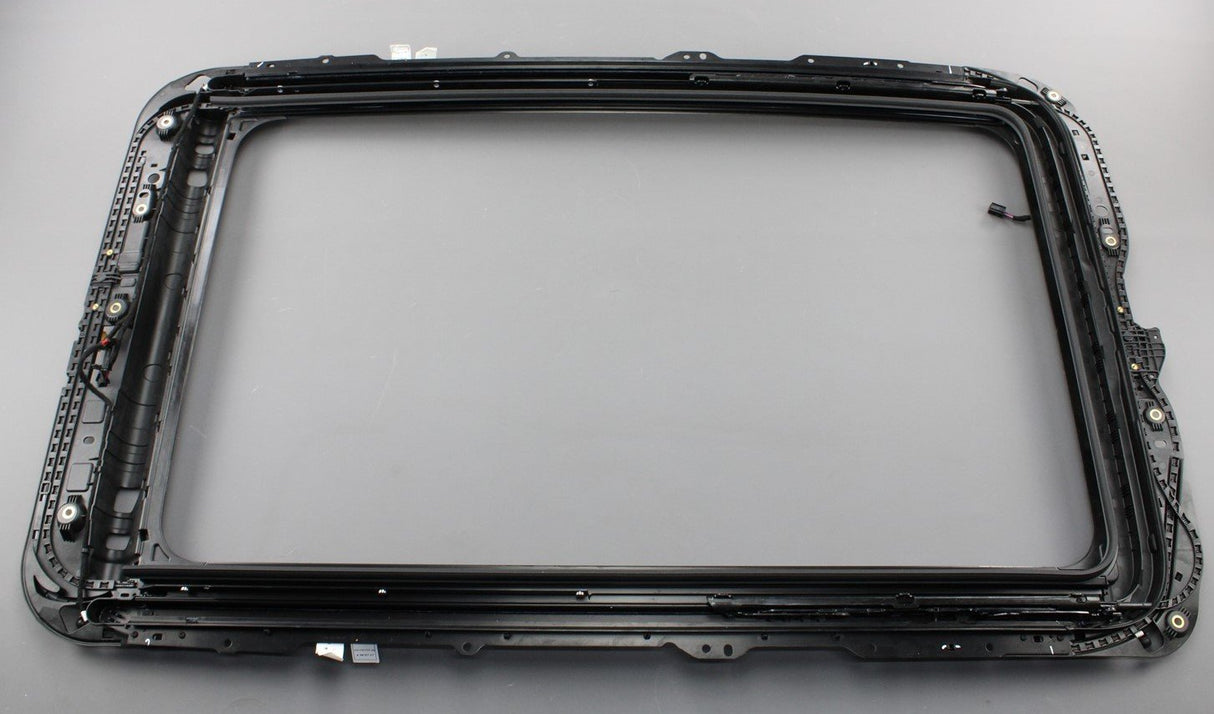 VW Tiguan 2016-on panoramic sunroof frame mechanism 5NA877049B