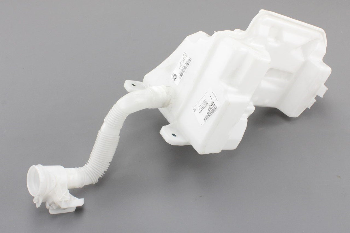 Audi A3 Skoda Octavia SEAT Leon 13-21 Washer fluid reservoir 5Q0955453R