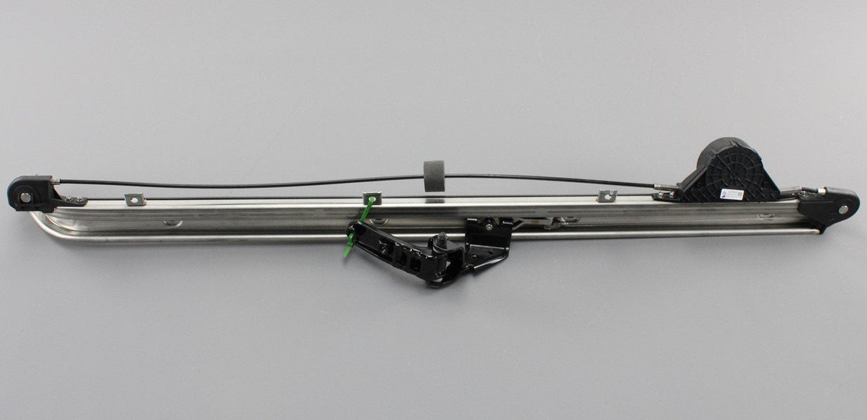 VW Transporter T5 T6 Centre left guide rail for electric door 7E3843871D