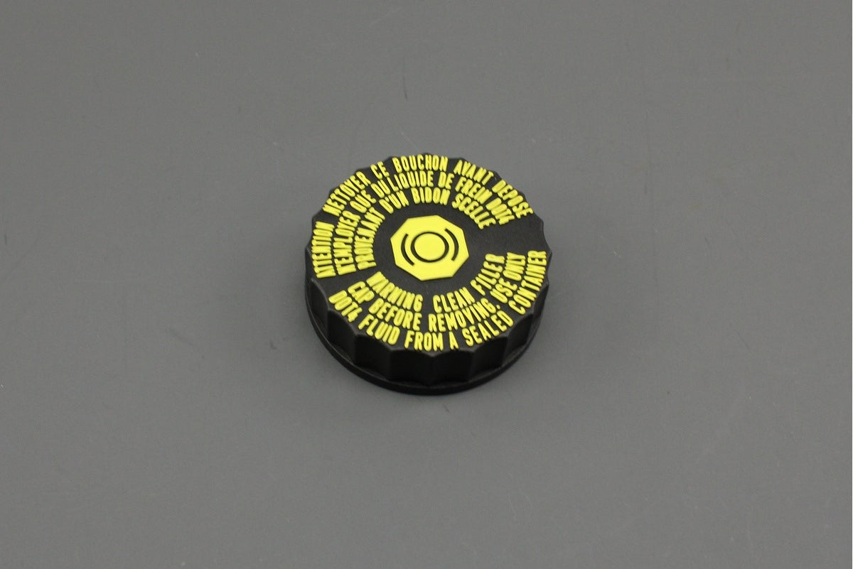 Toyota Auris Avensis Corolla Yaris brake fluid reservoir cap 47230-0D010, view 1