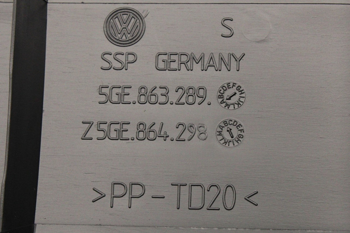 VW e-Golf 2014-2021 centre console rear air vents 5GE864298B 82V
