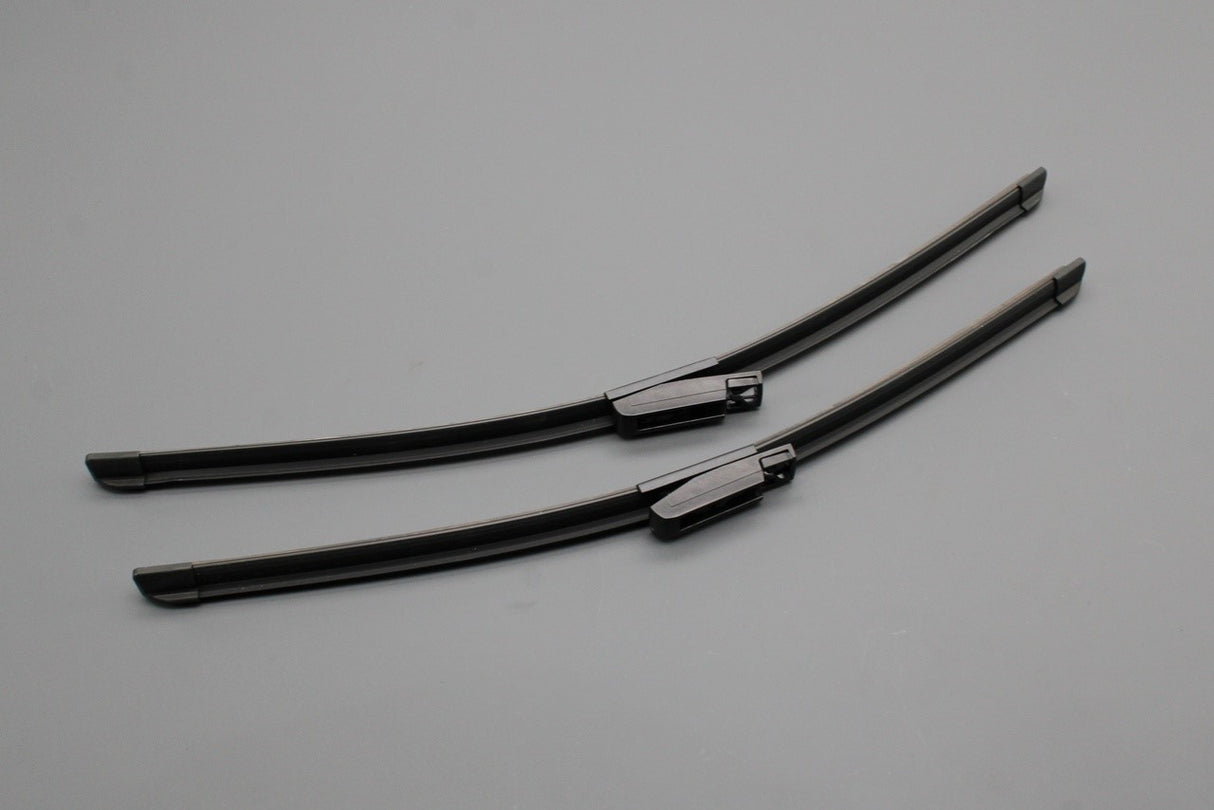 Audi R8 2007-15 front RHD aerodynamic wiper blades set 424998002