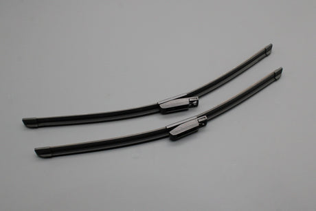 Audi R8 2007-15 front RHD aerodynamic wiper blades set 424998002