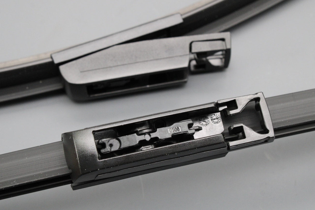 Audi R8 2007-15 front RHD aerodynamic wiper blades set 424998002