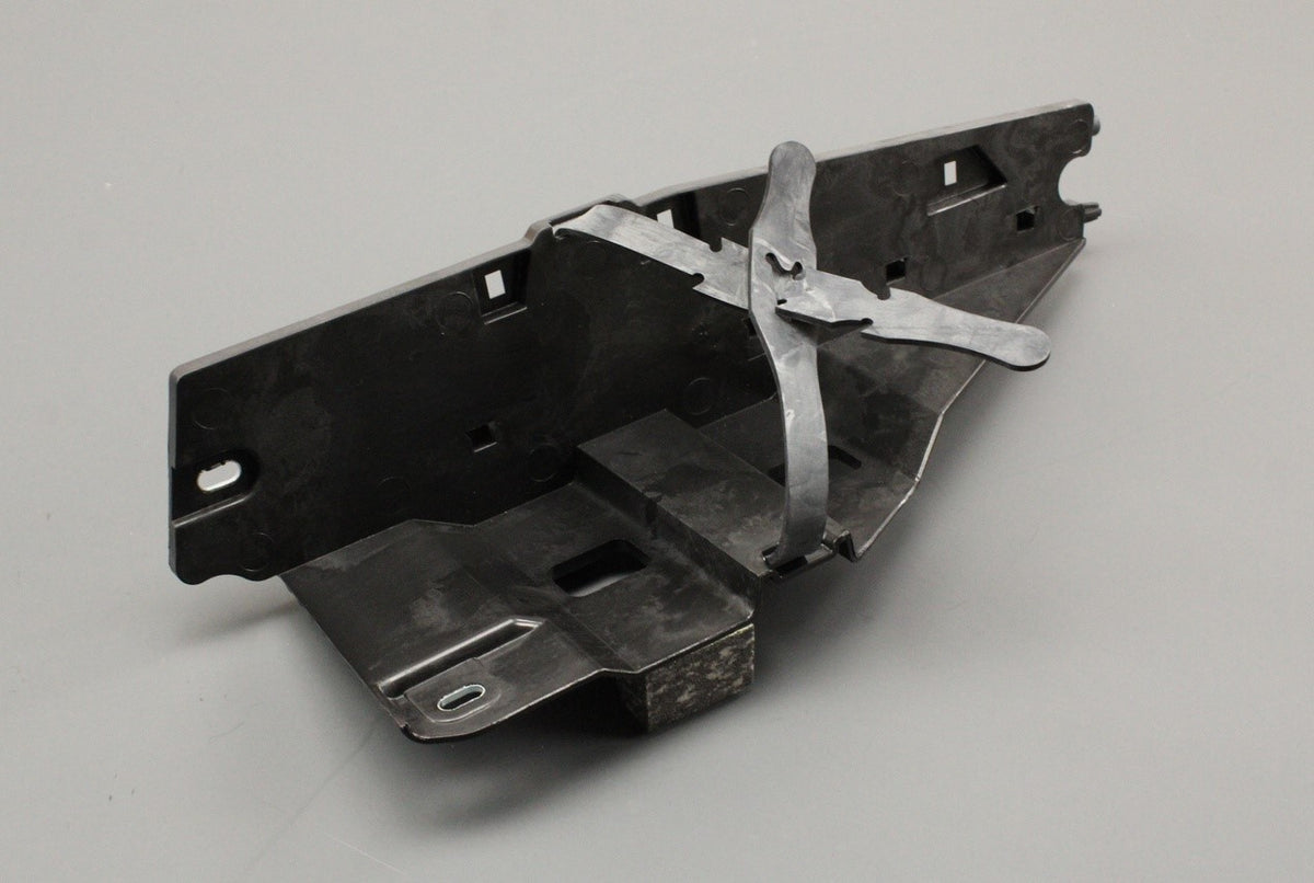 VW Golf MK8 2020-on tool kit holder 5G0012121B, view 1