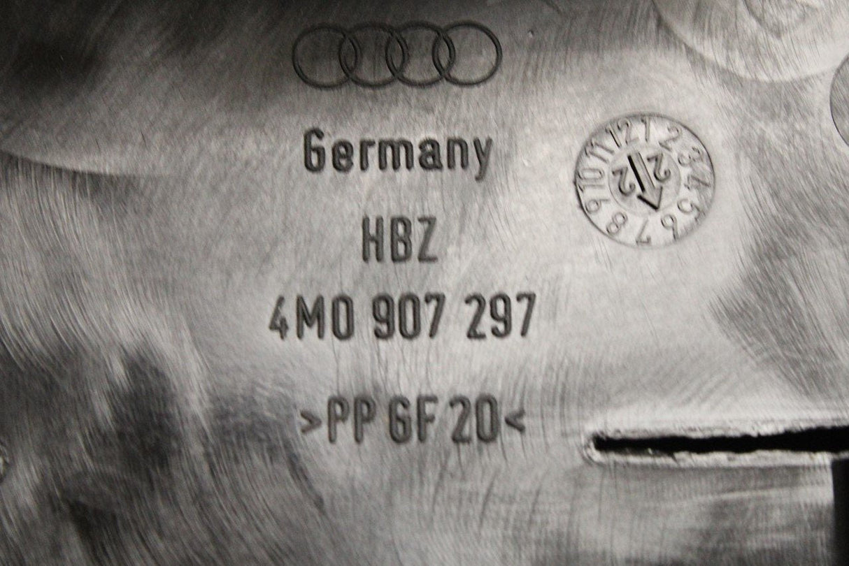 Audi Q7 2016-on bracket for the trailer detection control unit 4M0907297