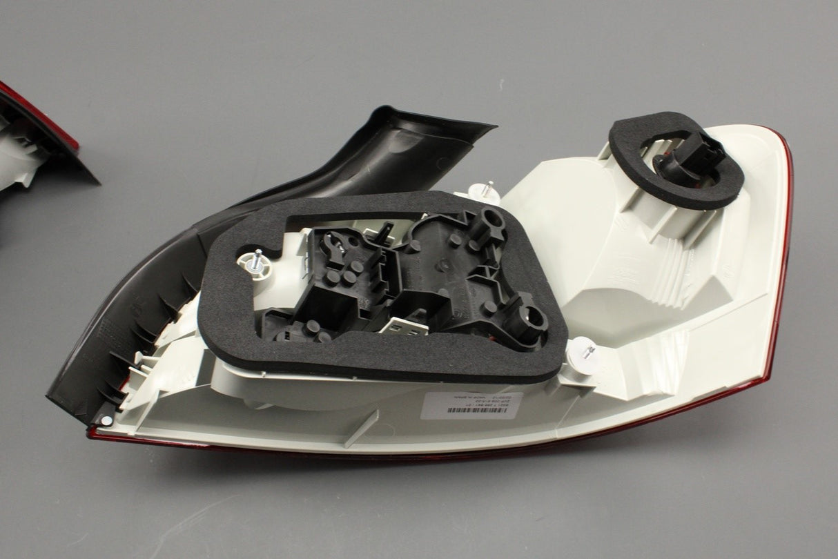 BMW 1 Series E82 E88 rear tail lights kit (pair) 63214871751
