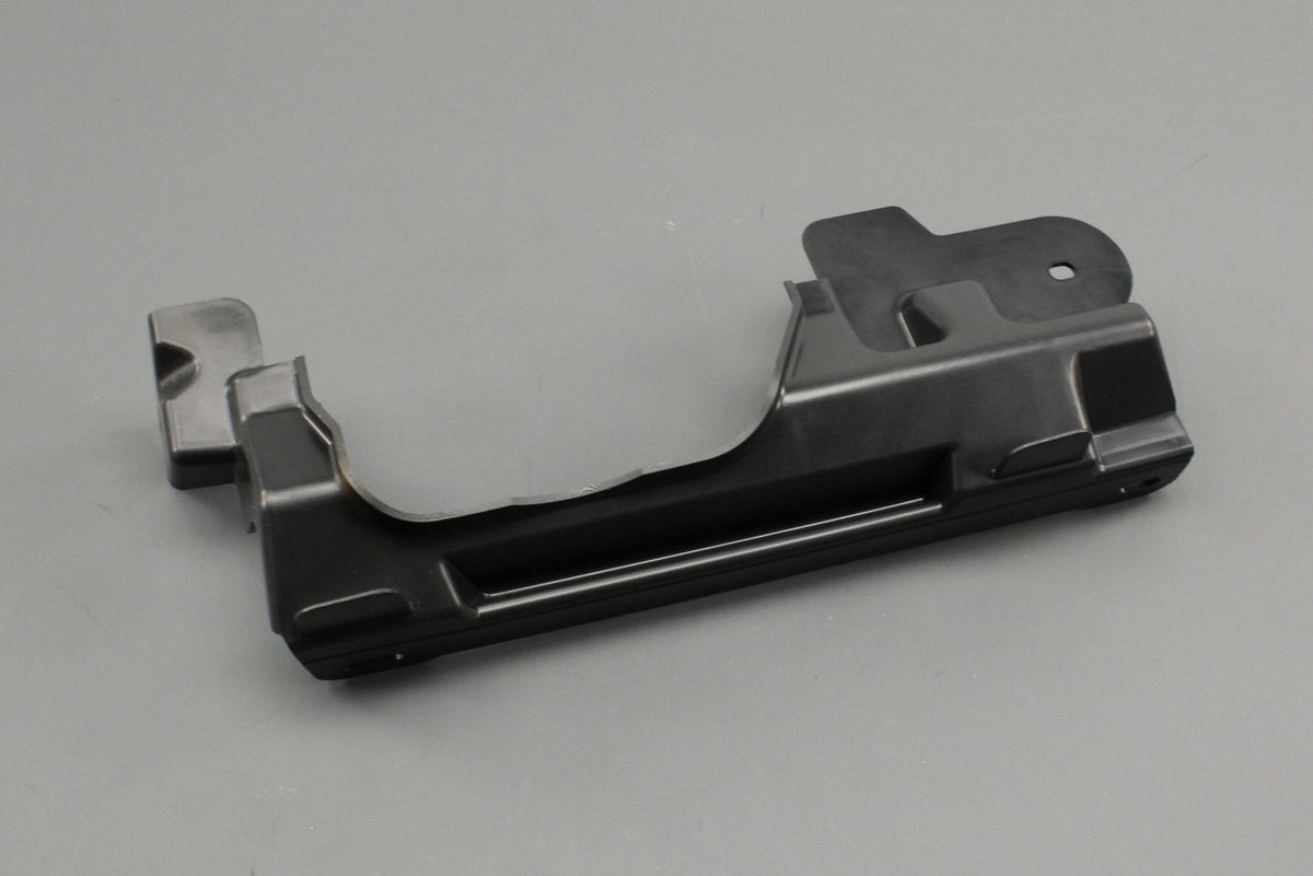 Land Rover Discovery Range Rover rear bumper bracket (right) DQG000063, view 1
