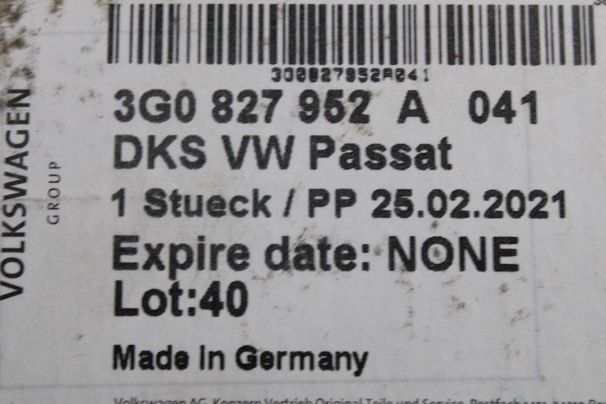 VW Passat B8 Estate 2015-on rear boot spoiler (black) 3G0827952A 041