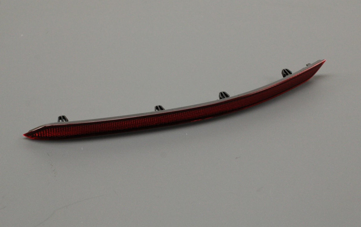 VW Passat B8 2018-2024 bumper reflector (rear left) 3G0945105C