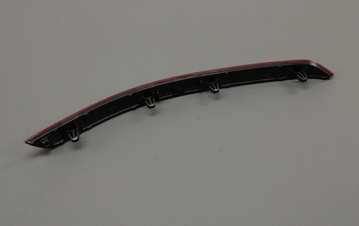 VW Passat B8 2018-2024 bumper reflector (rear left) 3G0945105C